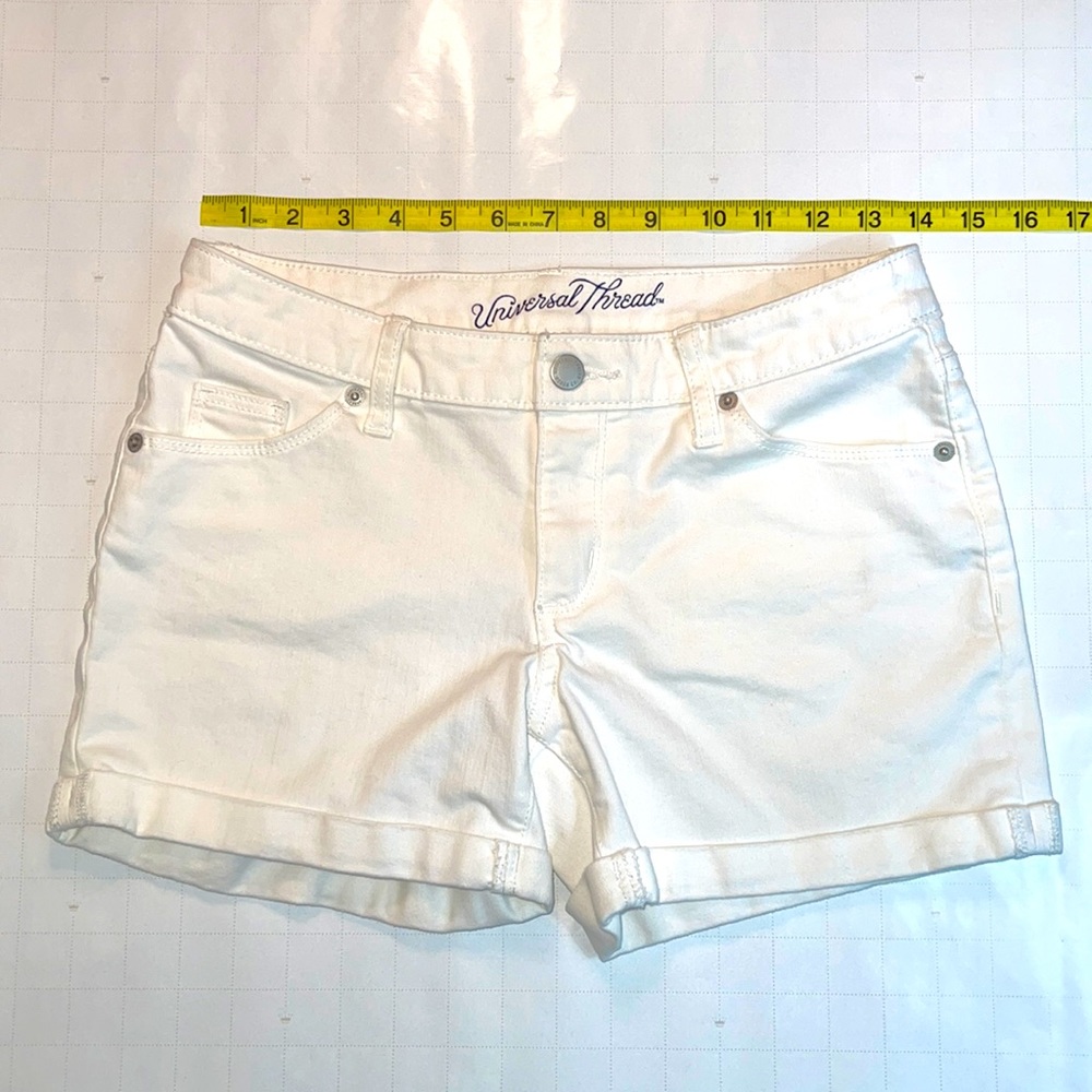 Universal Thread Mid Rise Jean Shorts, Size 0